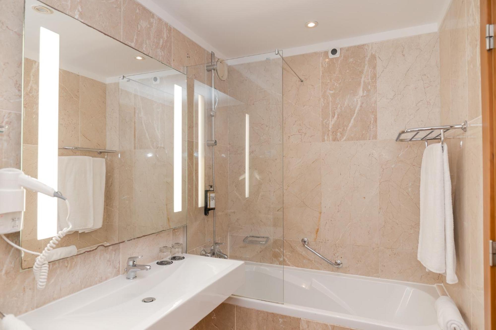 Deluxe Double Room Extra Bed Sea View